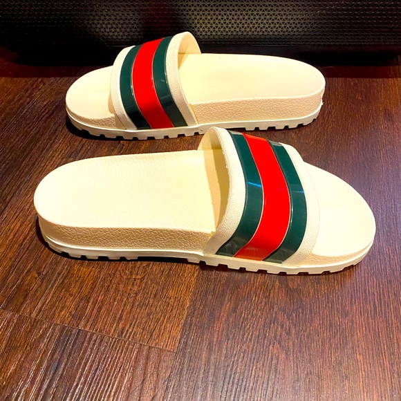 Flip flops - Picture 1 of 9